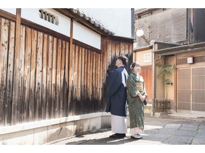 [Kyoto Higashiyama] Kimono rental for 2 people + location shooting experience accompanied by a photographer + retouched dataの紹介画像