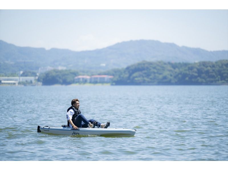 【浜松・浜名湖】１人乗りペダルカヤック/手ぶらでOK♪普段着のまま湖上散歩体験！の紹介画像