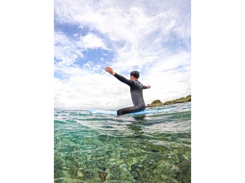 SALE! [Okinawa Main Island] Experience surfing in your free time! 2.5 hour tour ☆ Flights on the day are OK! Beginners and novices are welcome! Empty-handed OK!の紹介画像