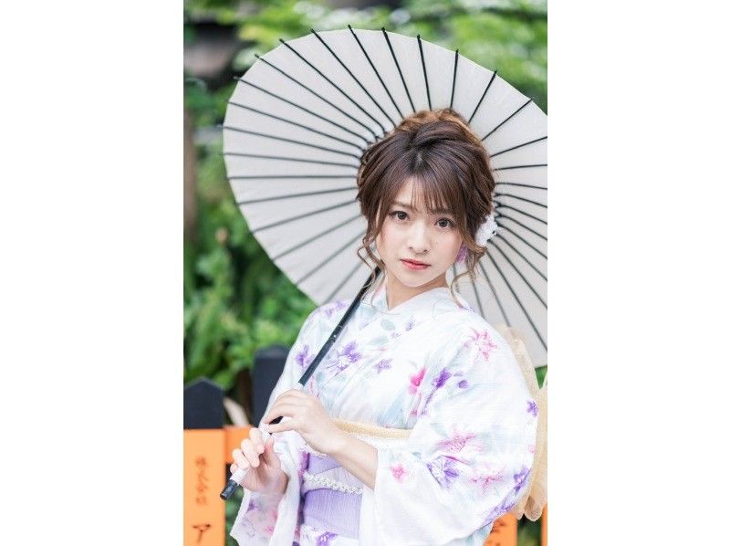 [Kyoto Higashiyama] Kimono rental for one person + location shooting experience with photographer + retouched dataの紹介画像