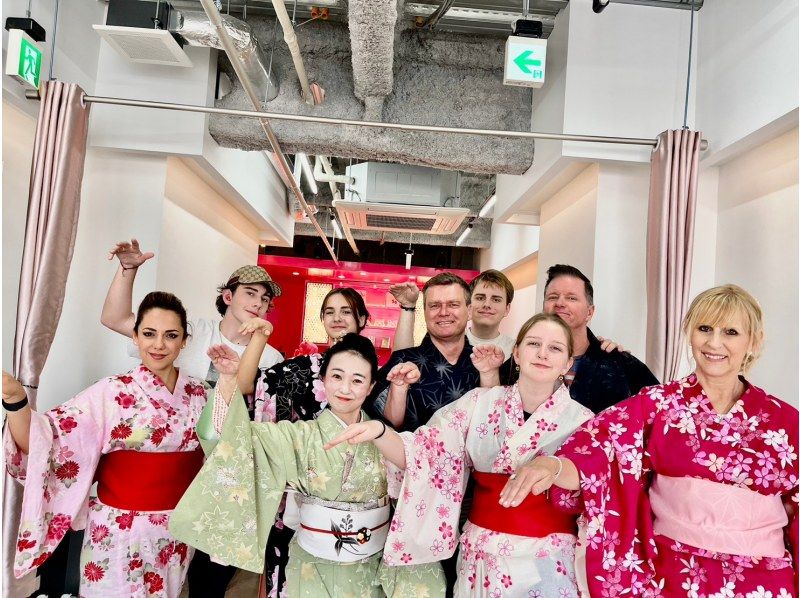 [Tokyo, Asakusa] First experience of Japanese dance "Sakura Sakura" dance and yukata dressing <Japanese sweets included>の紹介画像