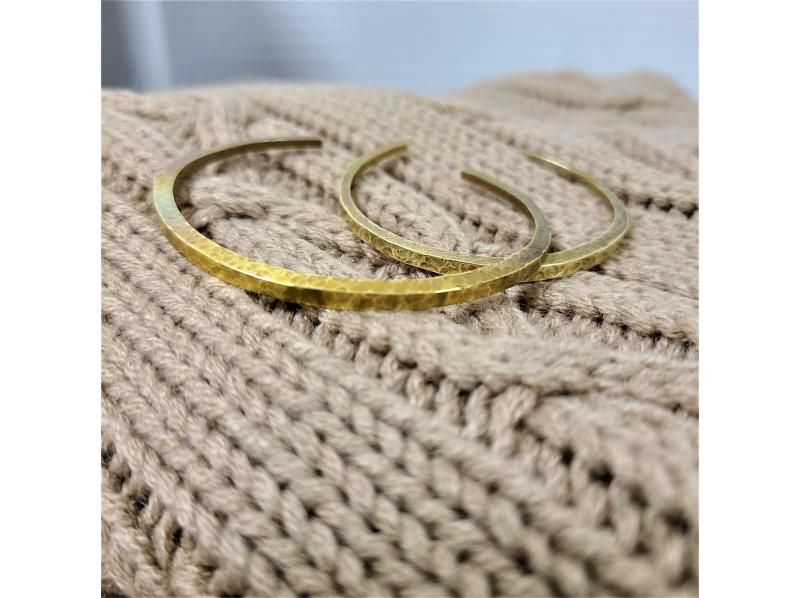 [Kyoto/Kita Ward] 90 minute bangle making experience! Silver, brass! Engraving is also possible ★ Beginners, families, and couples are welcome (reservations can be made until the morning of the day)の紹介画像