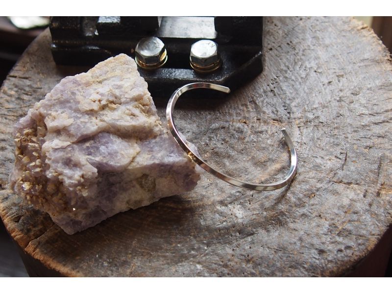 [Kyoto/Kita Ward] 90 minute bangle making experience! Silver, brass! Engraving is also possible ★ Beginners, families, and couples are welcome (reservations can be made until the morning of the day)の紹介画像