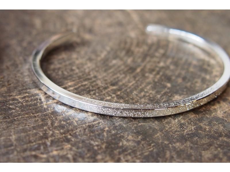 [Kyoto/Kita Ward] 90 minute bangle making experience! Silver, brass! Engraving is also possible ★ Beginners, families, and couples are welcome (reservations can be made until the morning of the day)の紹介画像