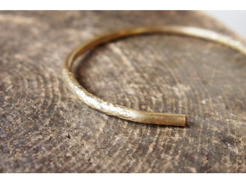 [Kyoto/Kita Ward] 90 minute bangle making experience! Silver, brass! Engraving is also possible ★ Beginners, families, and couples are welcome (reservations can be made until the morning of the day)の紹介画像