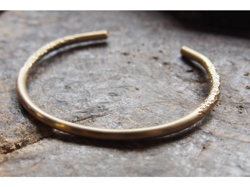 [Kyoto/Kita Ward] 90 minute bangle making experience! Silver, brass! Engraving is also possible ★ Beginners, families, and couples are welcome (reservations can be made until the morning of the day)の紹介画像