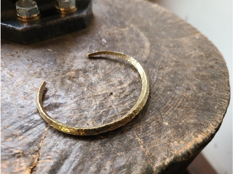 [Kyoto/Kita Ward] 90 minute bangle making experience! Silver, brass! Engraving is also possible ★ Beginners, families, and couples are welcome (reservations can be made until the morning of the day)の紹介画像