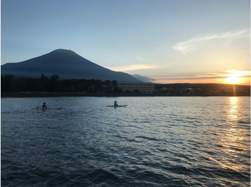[Empty-handed, pets allowed, lakeside photography included] Ride together on a foot-powered SUP kayakの紹介画像