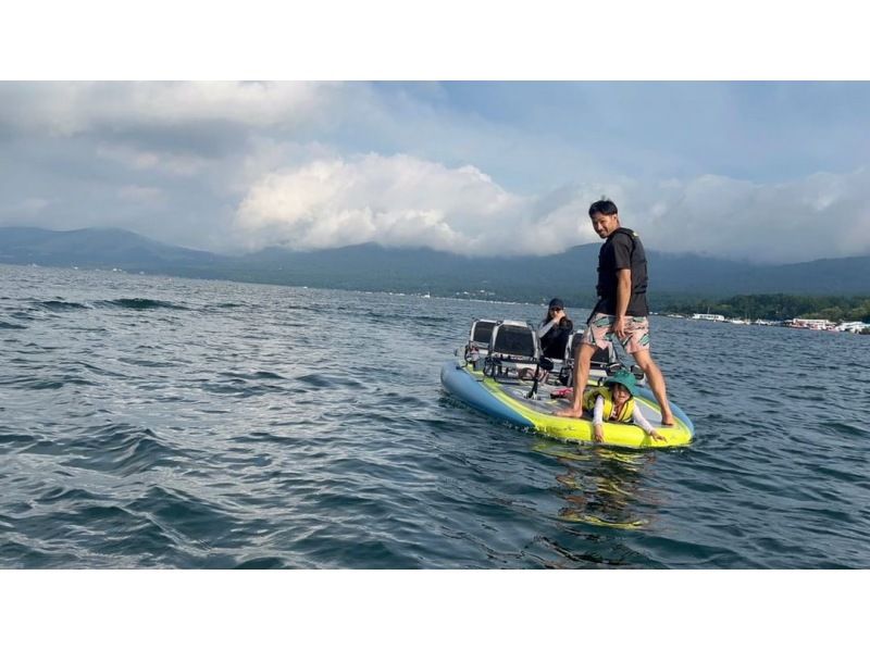 [Empty-handed, pets allowed, lakeside photography included] Ride together on a foot-powered SUP kayakの紹介画像