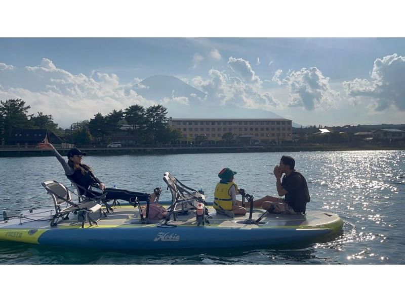 [Empty-handed, pets allowed, lakeside photography included] Ride together on a foot-powered SUP kayakの紹介画像