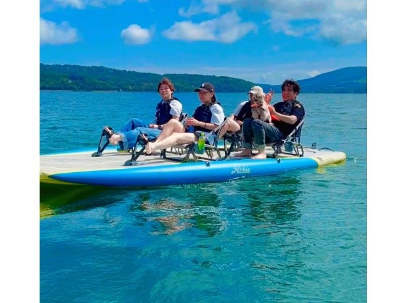 [Empty-handed, pets allowed, lakeside photography included] Ride together on a foot-powered SUP kayakの紹介画像