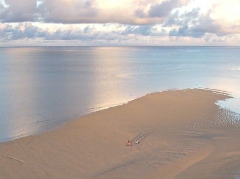 Beginners welcome! Sunrise yoga to refresh your mind and body while bathing in the morning sunshine of Miyakojima.の紹介画像