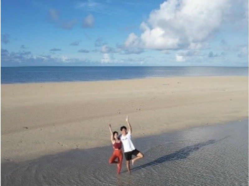 Beginners welcome! Sunrise yoga to refresh your mind and body while bathing in the morning sunshine of Miyakojima.の紹介画像