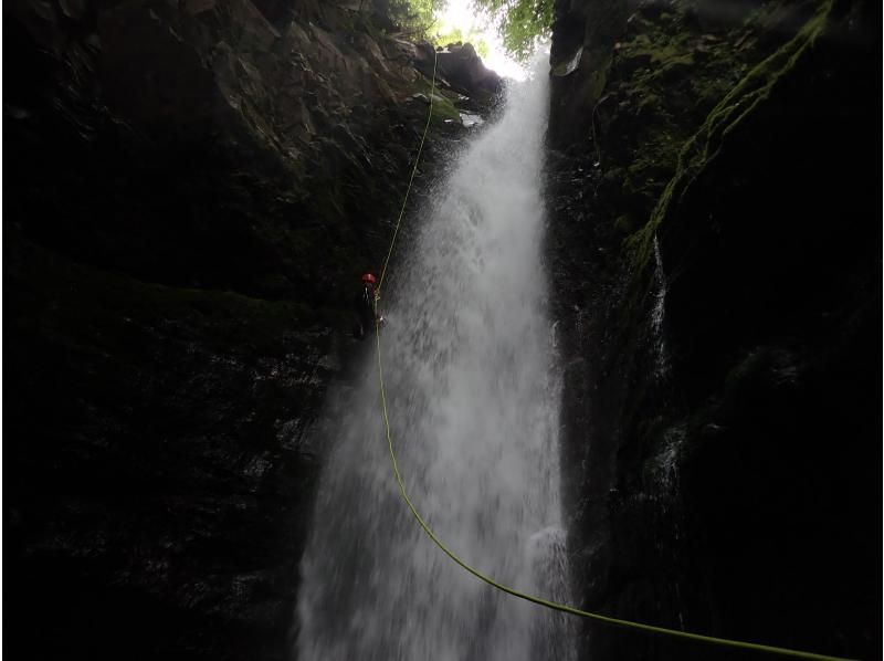Explore the valley in the sky ☆ 1 day canyoning tour with spectacular views ☆の紹介画像