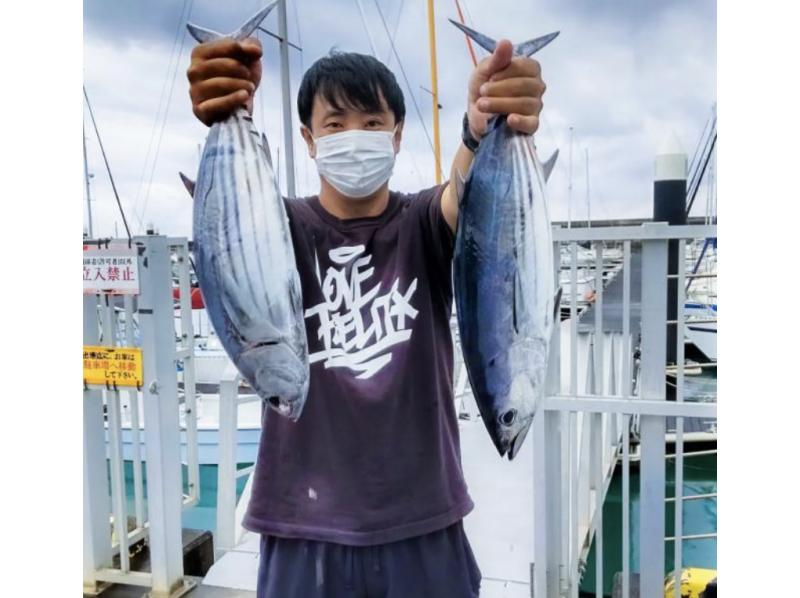[沖繩/絲滿]釣船世界初學者釣魚體驗！ 3小時輕度拖釣の紹介画像