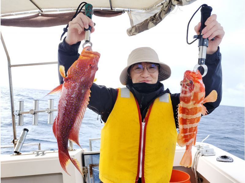 【沖縄・糸満】釣り船ワールド ボートで流し釣り体験3時間