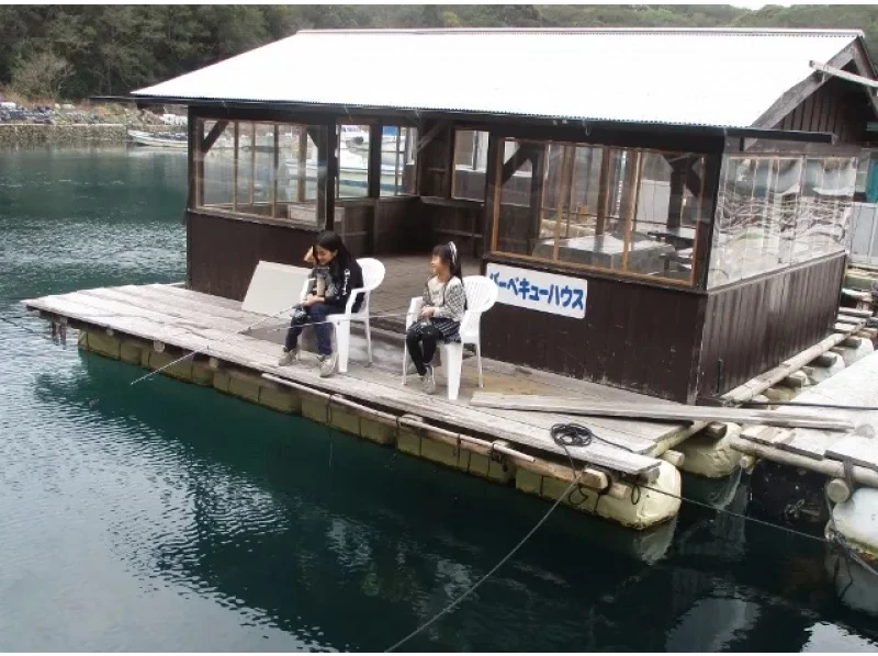 【三重・志摩】手ぶらでOK！真珠養殖場の筏の上で魚釣り体験♪の紹介画像