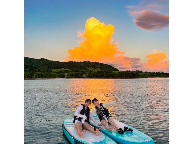 [Ishigaki Island] ★Private tour limited to one group★《The most spectacular view on Ishigaki Island》Sunset SUP✨We are confident that you will be glad you came here!の紹介画像