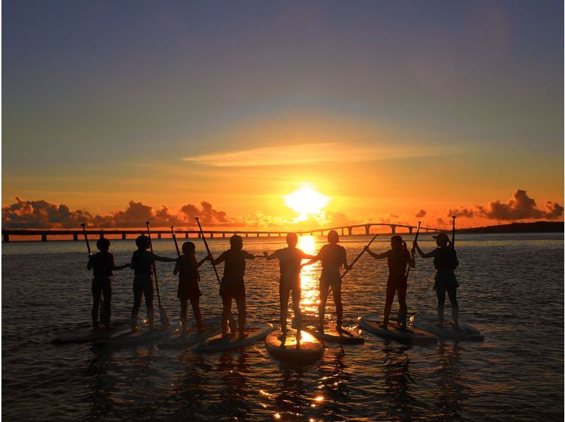 [Miyakojima/Evening] Sunset SUP or canoe ★ Very popular activity ★ Instagram-worthy ★ Photo data gift! Beginners welcome!の紹介画像