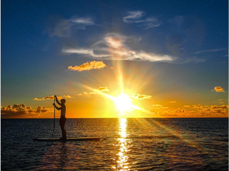 [Miyakojima/Early morning] The best sunrise SUP or canoeing ★ A relaxing and moving experience from the morning ★ Free photos ★ The best morning ★ Empty-handed participation OK!の紹介画像