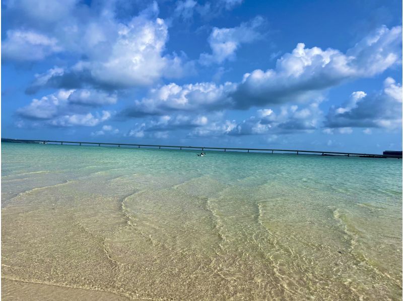 【沖縄・宮古島】幻の島『ユニの浜』シーカヤックツアー♪のんびり自由時間で絶景を堪能！ドローン撮影も！通年開催（約2時間）の紹介画像