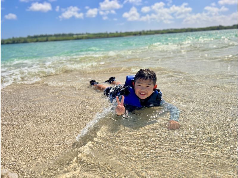 【沖縄・宮古島】幻の島『ユニの浜』シーカヤックツアー♪のんびり自由時間で絶景を堪能！ドローン撮影も！通年開催（約2時間）の紹介画像