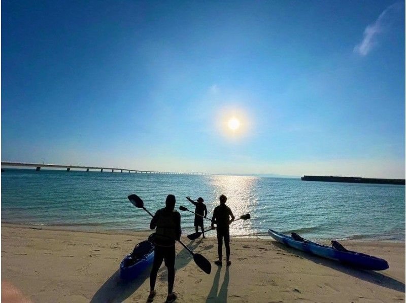 [沖繩/宮古島]日落海上皮划艇之旅♪在宮古島藍色的大海上享受茜草染成的壯麗景色！晚餐前一定要試試看♬（約1小時）の紹介画像