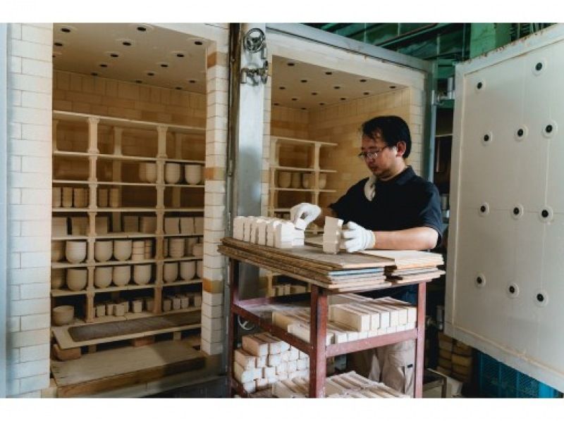 [Ishikawa/Komatsu City] KUTANism 2023 workshop tour: Let's enter! Kutani ware kiln tour course♪の紹介画像