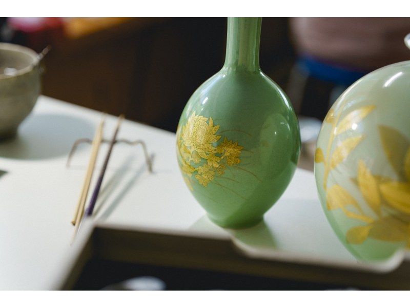 [GEMBA Monozukuri Expo 2023] Immerse yourself in the world of beautiful glazed gold colors created by living national treasures with a gallery tour and brocade experienceの紹介画像