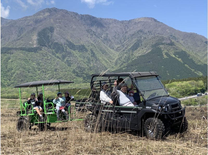 Japan's first SxS sightseeing buggy panorama long course (approximately 45 minutes, up to 9 people) A driver and guide will guide you in a 10-seater buggyの紹介画像