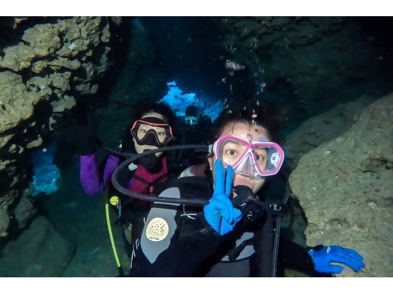 沖縄・水納島・瀬底島】で体験ダイビング(2回) 船で15分の離島に行ってダイビング 記念写真プレゼント | アクティビティジャパン