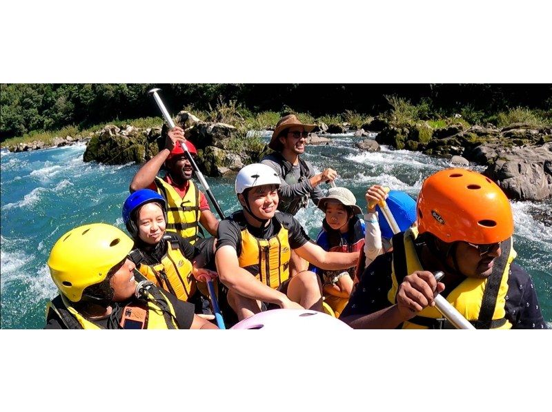 [Kochi・Shimanto River] Half-day rafting tour Enjoy the river rafting! You can enjoy both the rapids and the SUP course.の紹介画像