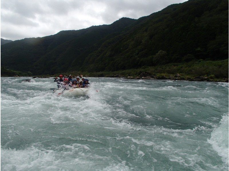 SALE! [Kochi・Shimanto River] Half-day rafting tour Enjoy the river! You can enjoy both the rapids and SUPの紹介画像