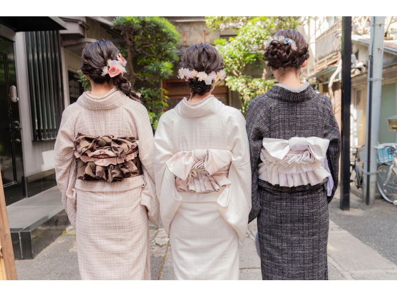 [Fukuoka/Tenjin] Enjoy coordinating with antique kimonos♪ Hair set and dressing included