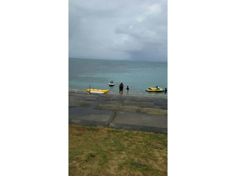 【沖縄・恩納村】バナナボート遊び放題コース 遊具・ウェイクボード120分遊び放題プランの紹介画像