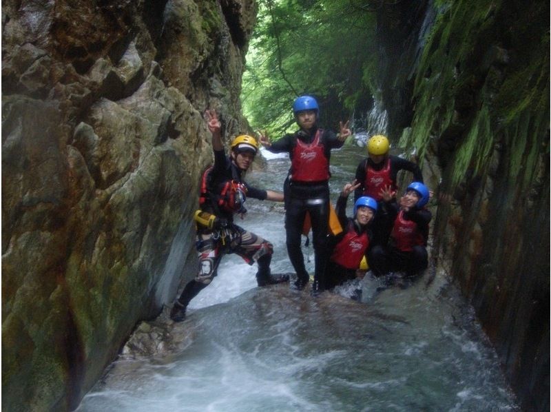 [Gunma/Minakami] Canyoning advanced FOX course half-day plan ♪ Canyoning down a 20m waterfall Challenger wanted ❣ [Drink service included]の紹介画像