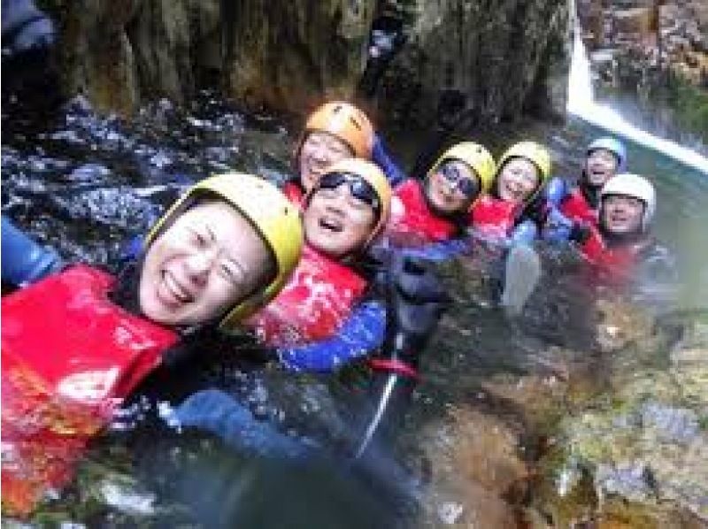 [Gunma/Minakami] Canyoning advanced FOX course half-day plan ♪ Canyoning down a 20m waterfall Challenger wanted ❣ [Drink service included]の紹介画像