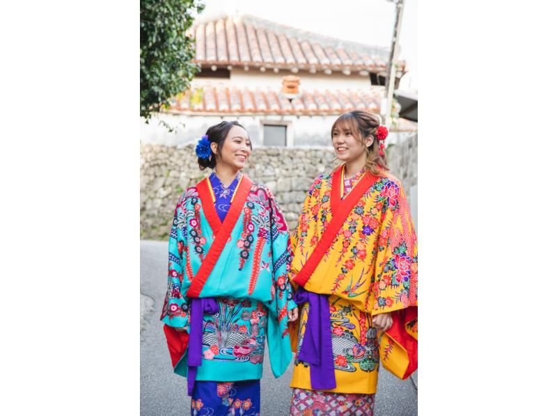 [Okinawa/Naha] Bingata Ryusou rental walking plan! Comes with female hair set♪の紹介画像