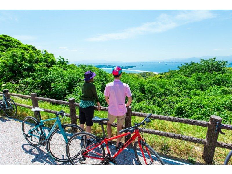 [福岡/鹿島]最適合福岡一日遊！距離博多僅 30 分鐘路程，海鮮和壯麗景色等著您！踩著踏板穿越海島微風的騎乘體驗の紹介画像