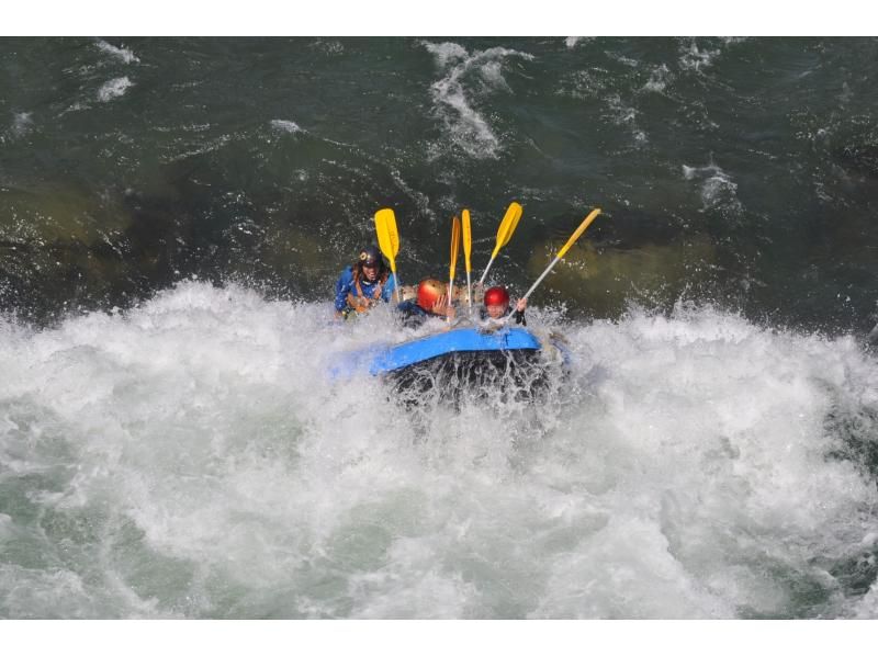 [Gunma, Minakami] Recommended greedy course ♪ Rafting & intermediate canyoning HANEGE 1 day plan [lunch included]の紹介画像