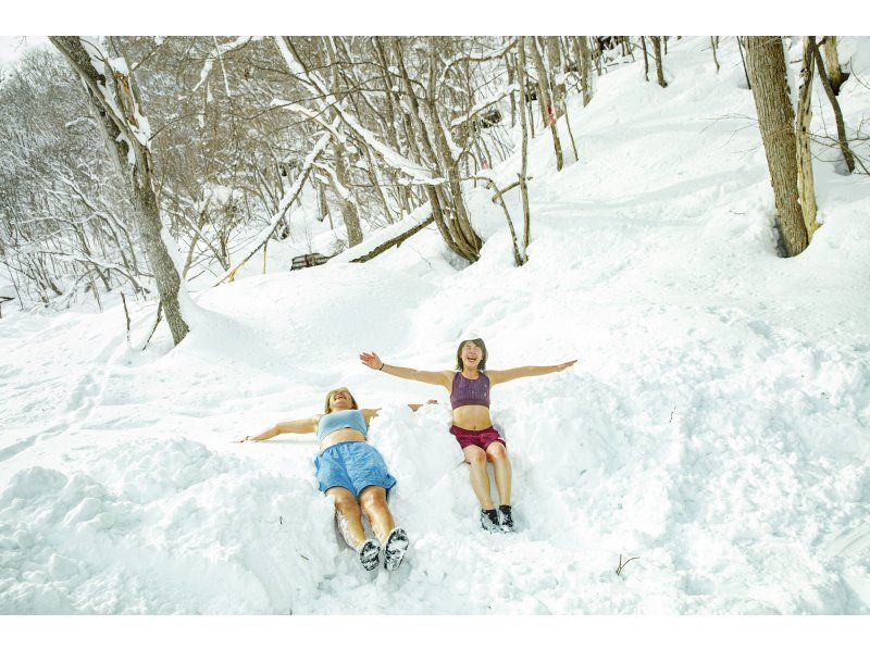 [北海道・札幌・定山渓]ふわふわの雪にダイブ！北海道の大自然でととのう～雪見テントサウナ～の紹介画像