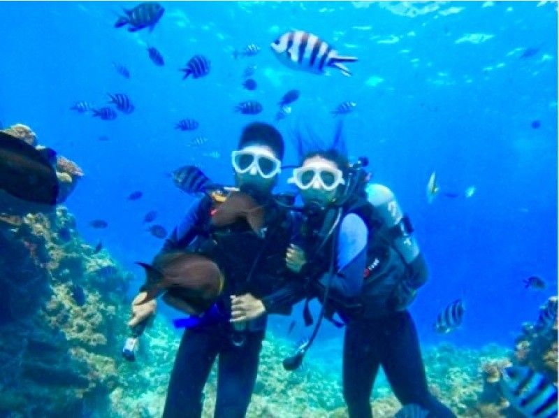 【沖縄恩納村‐青の洞窟☆体験ダイビング】初心者でも大丈夫！ライセンスがなくても体験可能♪友達•カップル•家族•ソロ活、みんなで水中体験⭐︎の紹介画像