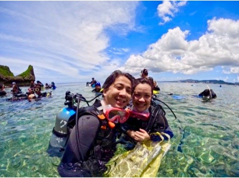【沖縄恩納村‐青の洞窟☆体験ダイビング】初心者でも大丈夫！ライセンスがなくても体験可能♪友達•カップル•家族•ソロ活、みんなで水中体験⭐︎の紹介画像