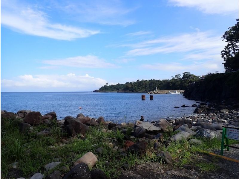 【시즈오카·이토】바다놀이와 어업 체험을 즐길 수 있는 “시로가사키 해안 도토와키노노하마의 해안”에 캠핑카로 묵는다(차중박)の紹介画像