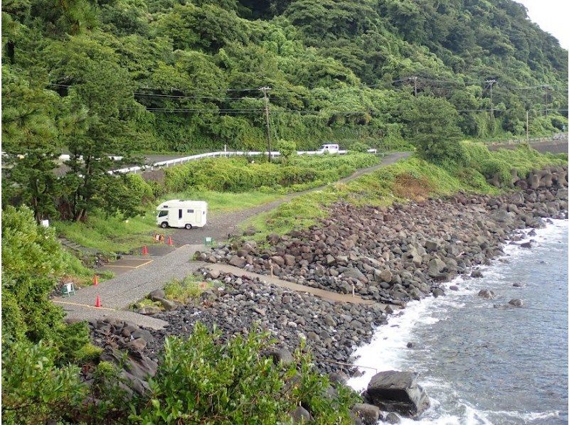 【시즈오카·이토】바다놀이와 어업 체험을 즐길 수 있는 “시로가사키 해안 도토와키노노하마의 해안”에 캠핑카로 묵는다(차중박)の紹介画像