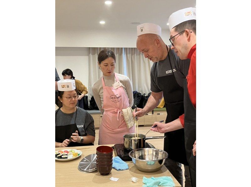 Create Your Own Party Sushi Platter in Tokyoの紹介画像