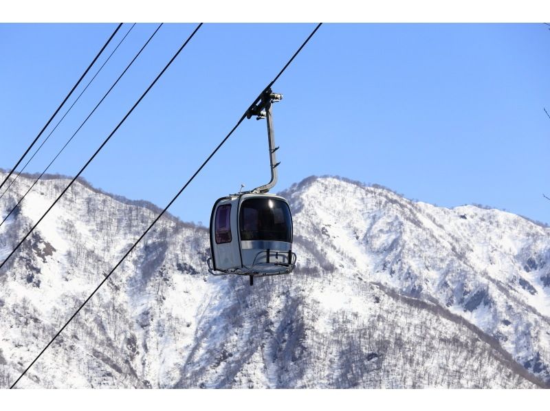 【이시카와·가나자와】호텔 발착 하쿠산 이치리노 온천 스키장 빈손으로 스키 당일치기 투어 렌탈 세트の紹介画像