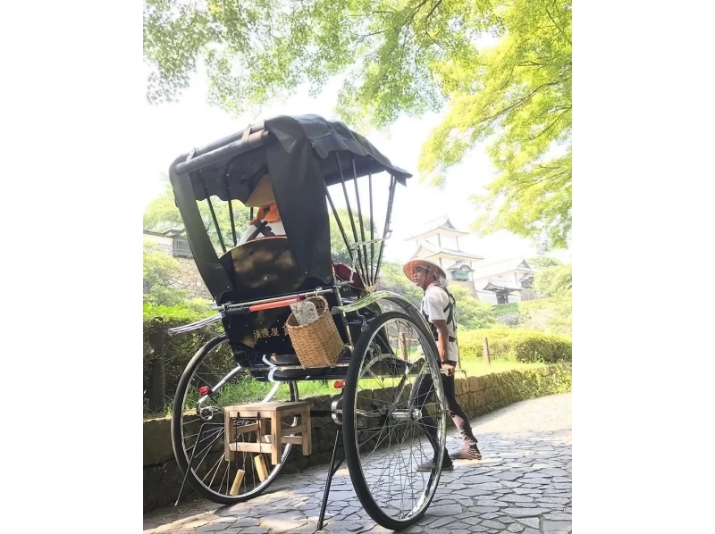 [Ishikawa/Kanazawa] Visit Kanazawa's famous spots on a rickshaw with a tourist guide ♪ "Higashi Chaya District Tour Trial Course (20 minutes)"の紹介画像