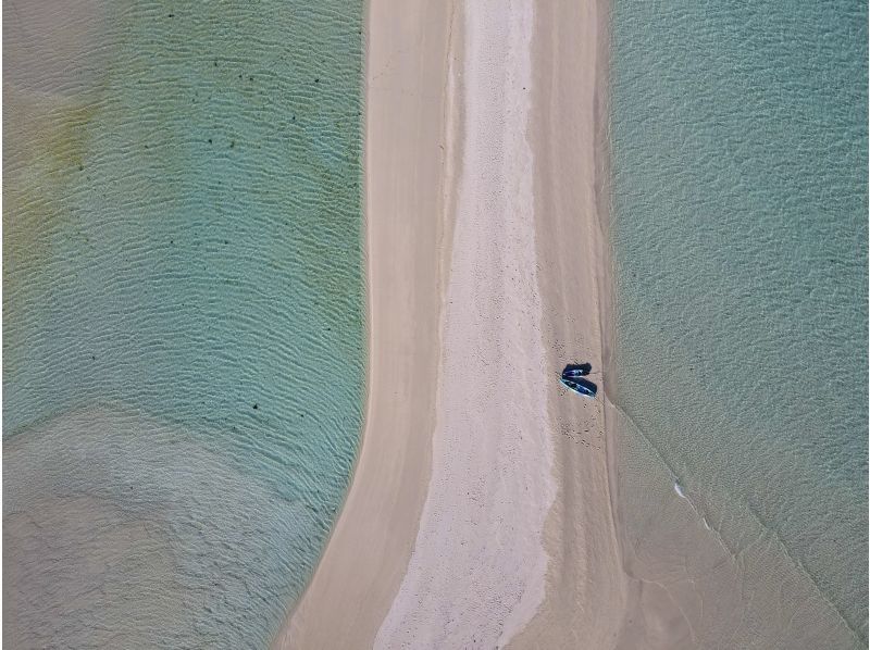 【沖縄・宮古島】シーカヤックで行く！幻の島【ユニの浜】上陸ツアー　絶景のドローン撮影付★ 嬉しい少人数制でご案内♪ 初心者の方もおすすめ！の紹介画像