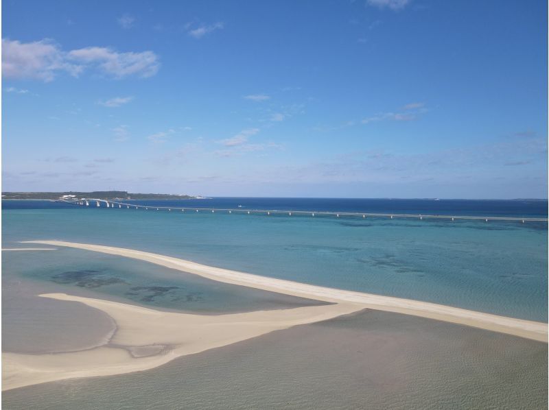 【沖縄・宮古島】シーカヤックで行く！幻の島【ユニの浜】上陸ツアー　ドローン撮影付★ 嬉しい少人数制でご案内♪ 初心者の方もおすすめ！の紹介画像